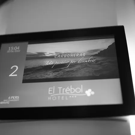 El Trebol 3*