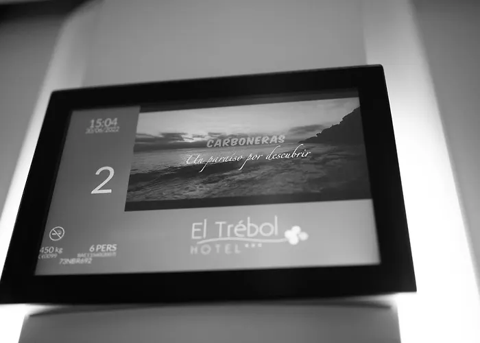 El Trebol 3*